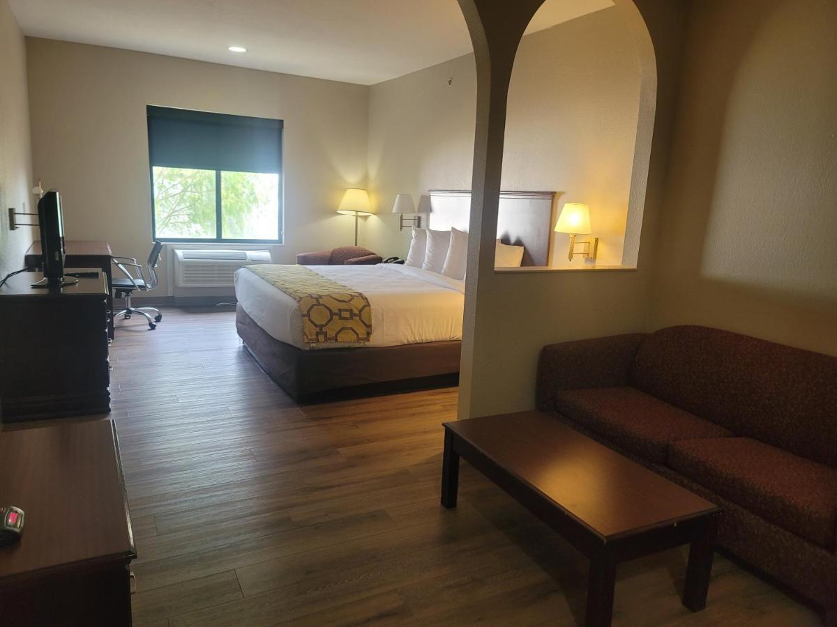 Baymont By Wyndham Houston Brookhollow Екстериор снимка