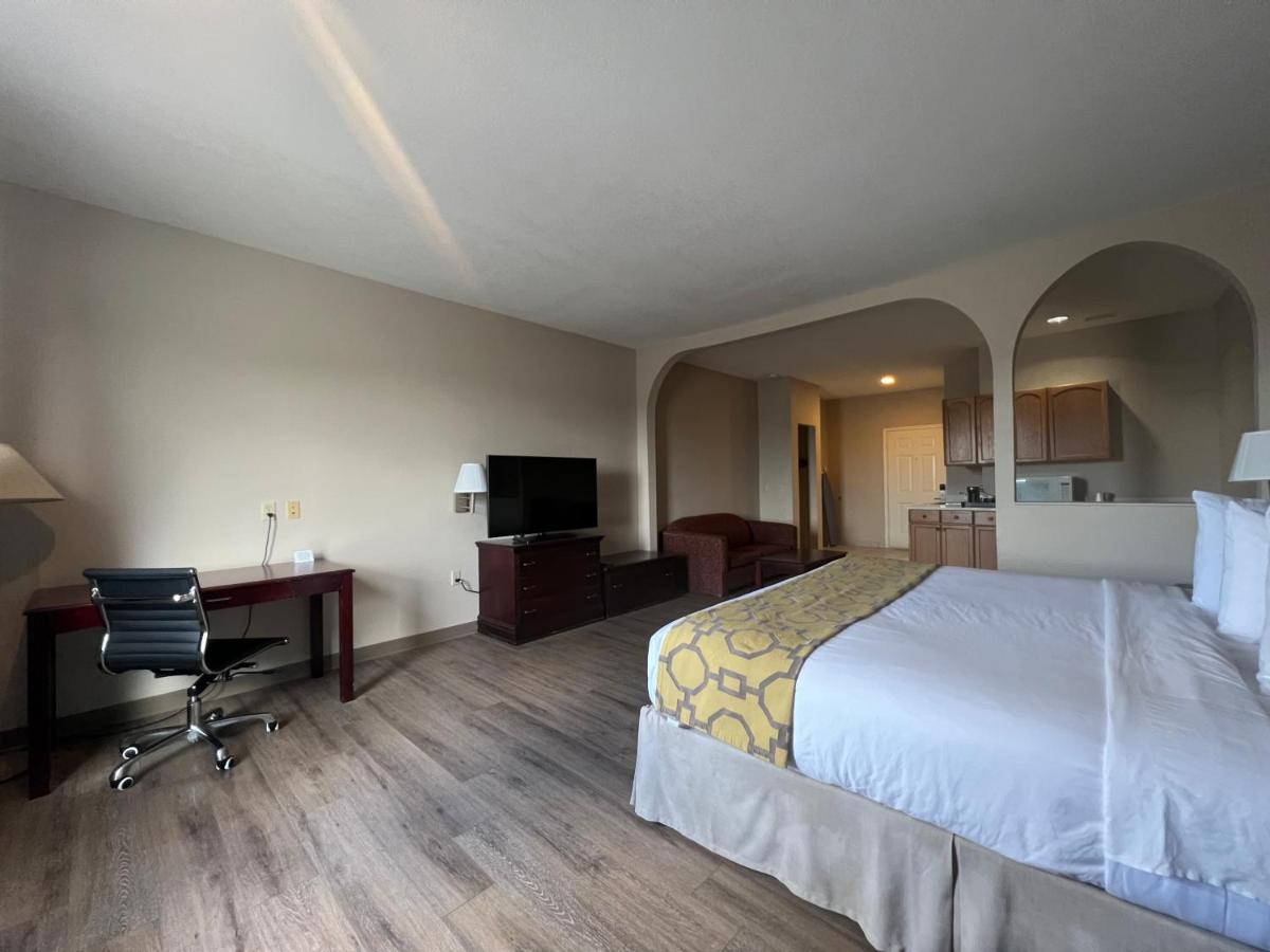 Baymont By Wyndham Houston Brookhollow Екстериор снимка